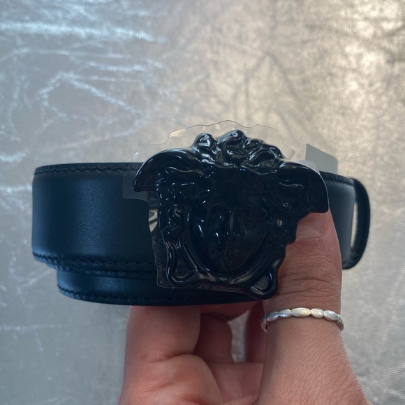 Versace Medusa-head “La Medusa” black leather belt w/enamel buckle NWOT - Picture 6 of 11